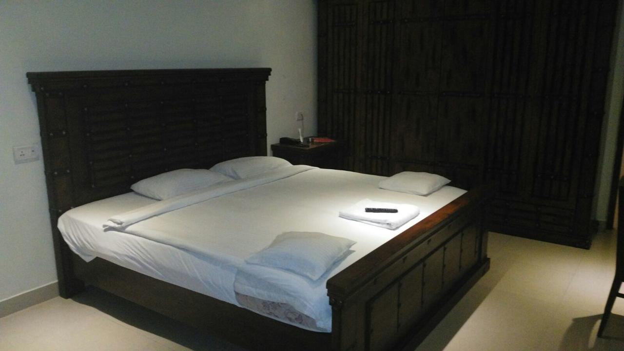 The Naagaa Residency 甘吉布勒姆 外观 照片