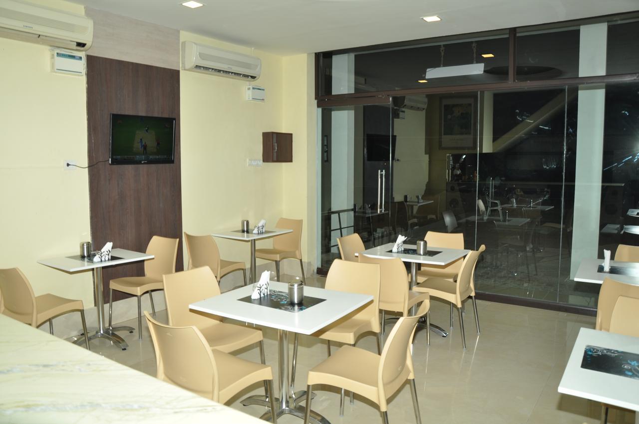 The Naagaa Residency 甘吉布勒姆 外观 照片